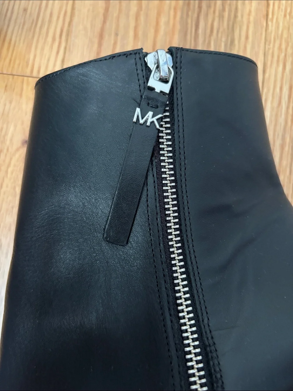 Micheal Kors Black Leather Zip Up Ankle Boots  size 9